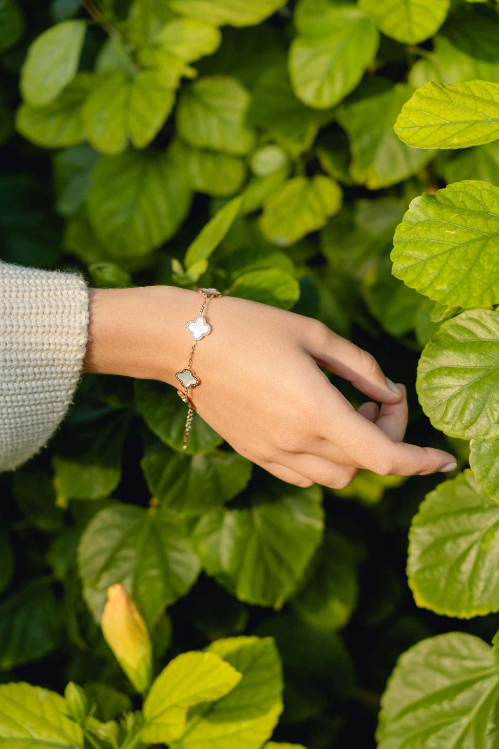 White best sale clover bracelet