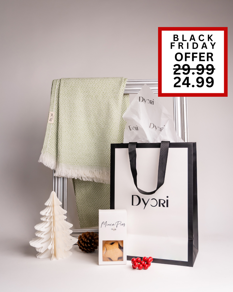 Elegant green herringbone throw presented with Dyori’s signature bag and festive mince pies. A beautiful luxury Christmas gift set in Malta, now on Black Friday offer at €24.99 (was €29.99).