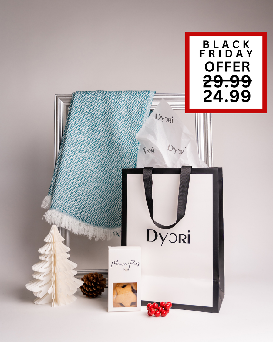 Stylish turquoise herringbone throw paired with Dyori’s elegant packaging and festive mince pies. A luxury Christmas gift set in Malta available at €24.99 for Black Friday (was €29.99).