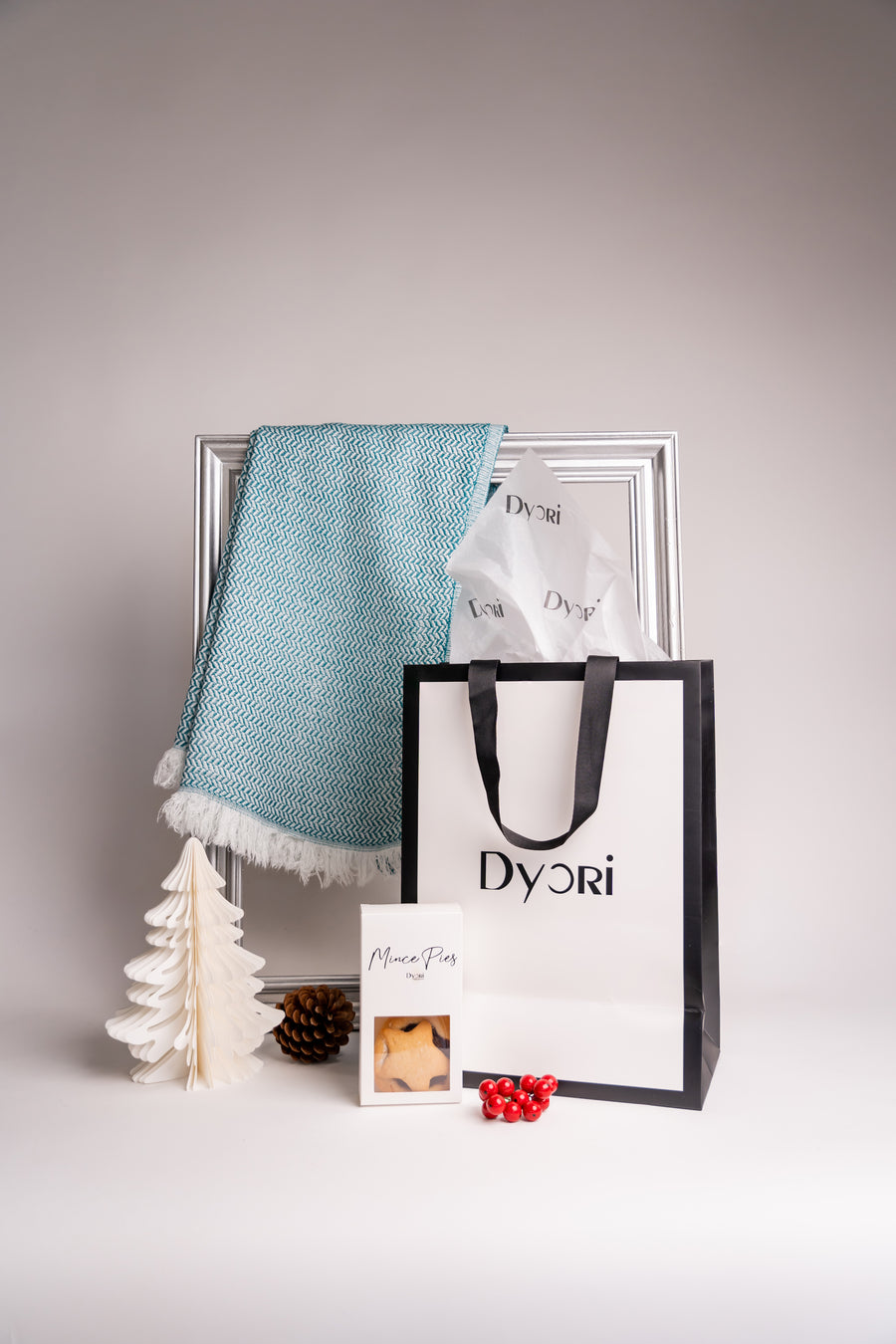 Dyori Frosted Teal Bamboo and Cotton Shawl – Soft turquoise and white Turkish shawl with an elegant herringbone weave and fringed edges, offering a fresh, coastal-inspired touch of comfort and style